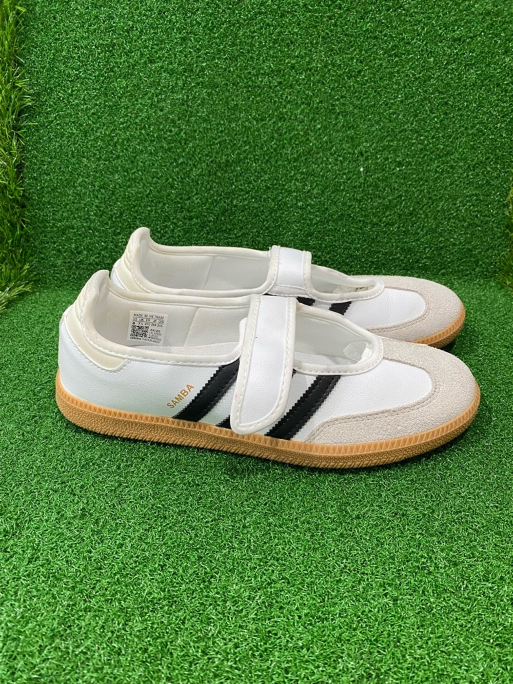 adidas Samba Jane Shoes - White Sz 8 Women’s
(Abr 026) - Picture 8 of 13